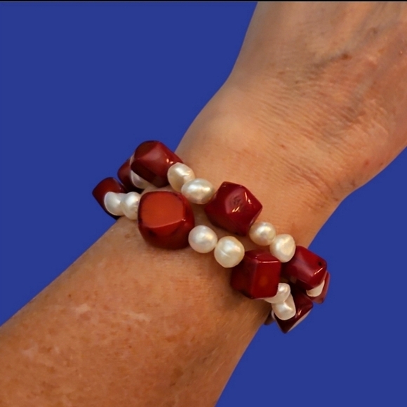 Set of Two Coral Freshwater Pearl Beaded Valentine's Stretch Bracelet - Picture 1 of 6